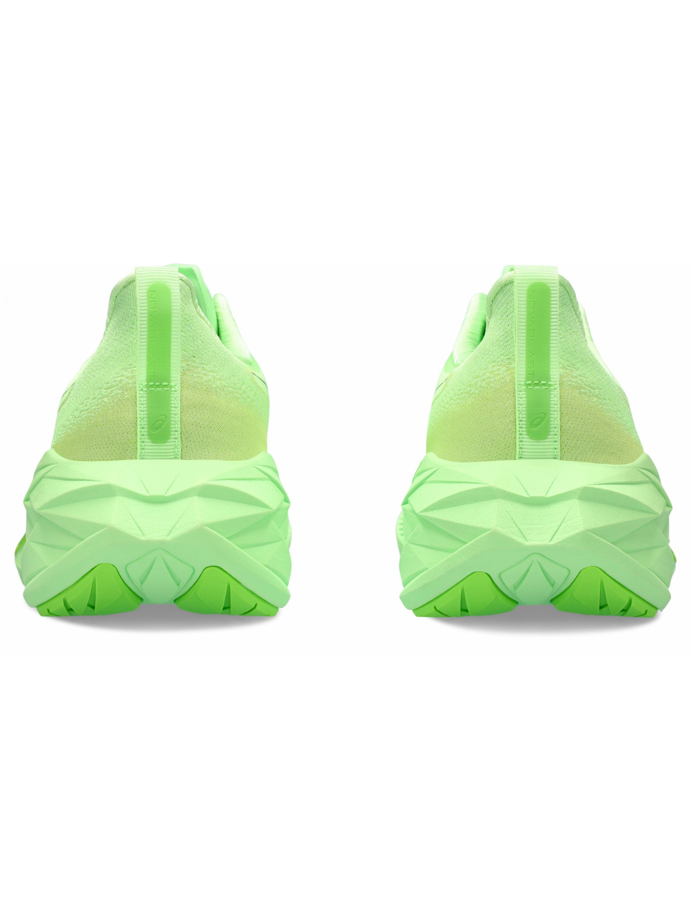 Кроссовки для бега Asics Novablast 4 модель 1011B693-300 Фото