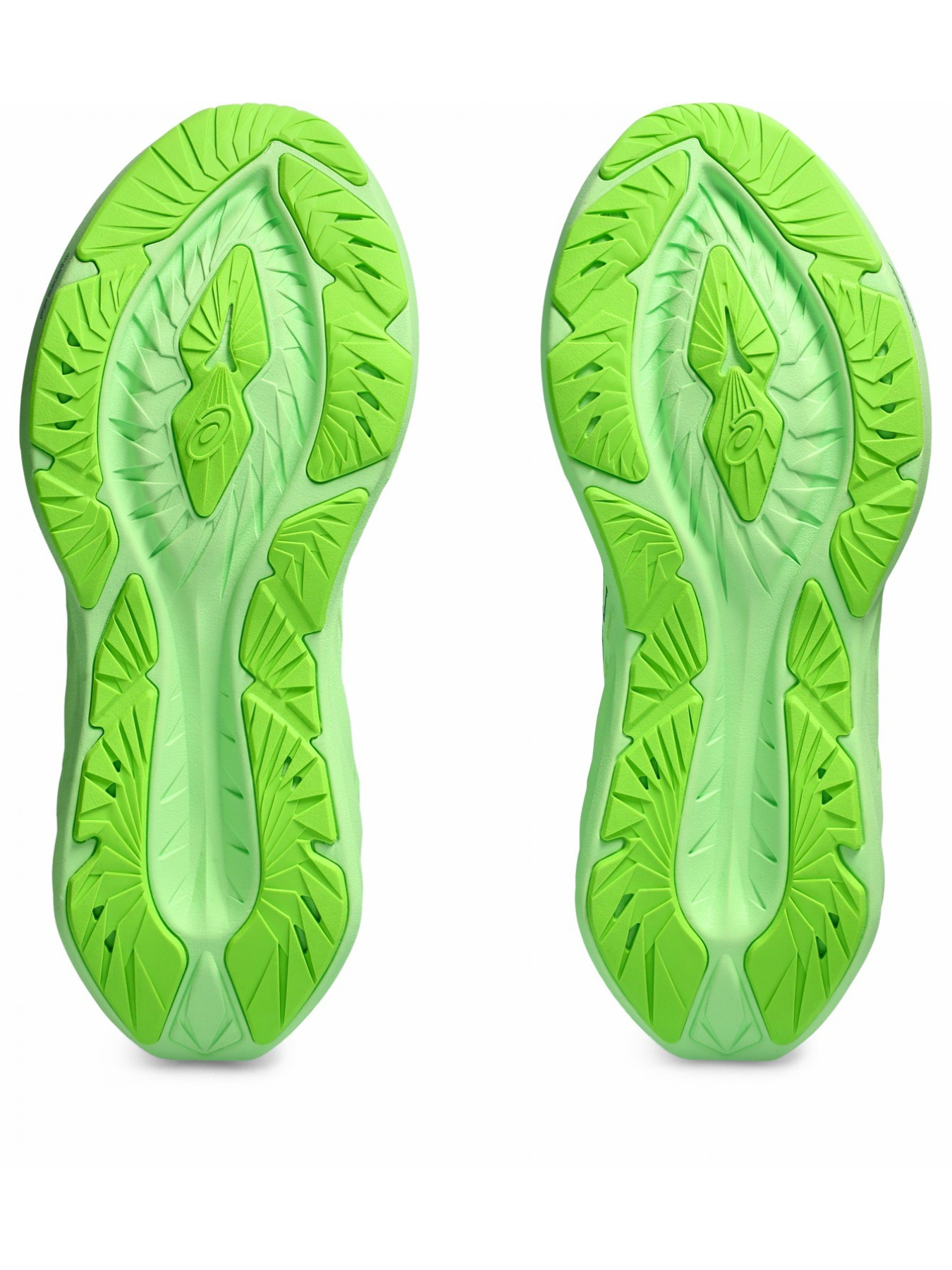 Кросівки для бігу Asics Novablast 4 модель 1011B693-300 Кросівки для бігу Asics Novablast 4 модель 1011B693-300 Фото