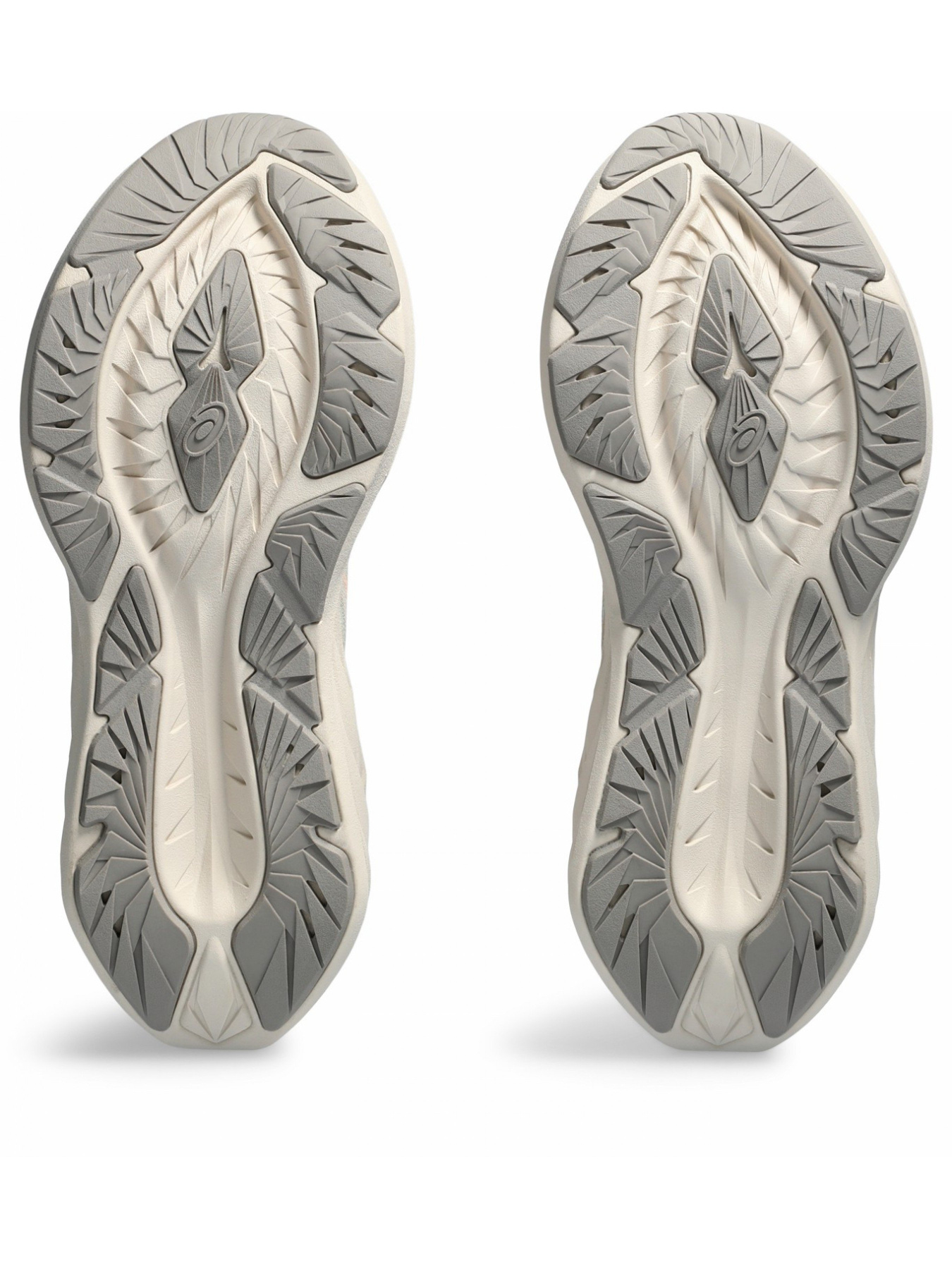 Кроссовки для бега Asics Novablast 4 модель 1012B510-250 Фото