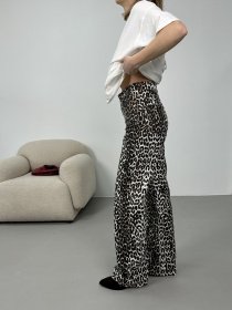 Бойфренди Twice модель 2451317 Фото