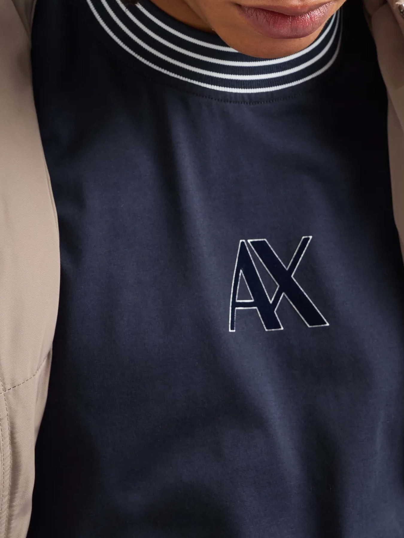 Футболки и поло Armani Exchange модель 6DZTJC-ZJ9AZ-1510 Фото