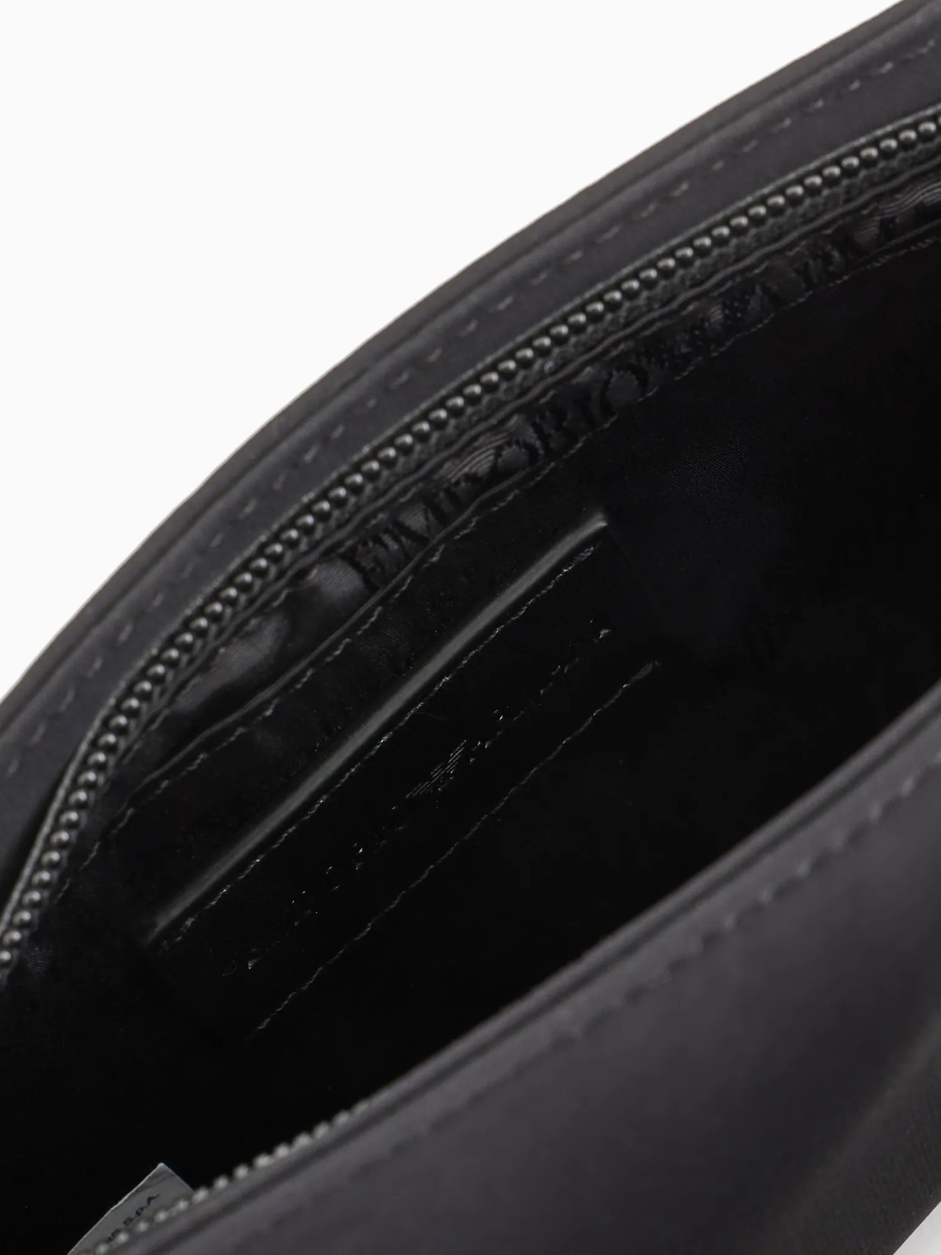 Сумки Emporio Armani модель EM000318-AF10430-UC001 Фото