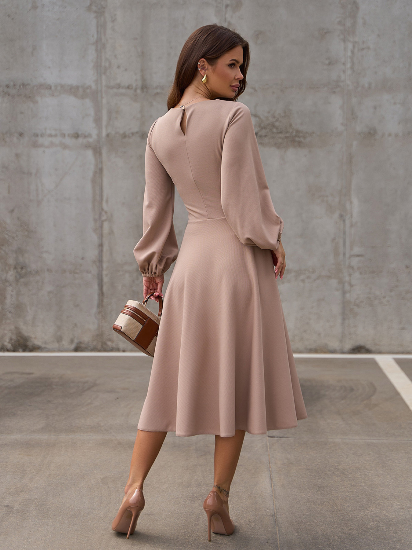 Платье миди ISSA Plus модель 14414_бежевый Фото