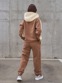 Повседневный костюм ISSA Plus модель 14858_коричневый Фото