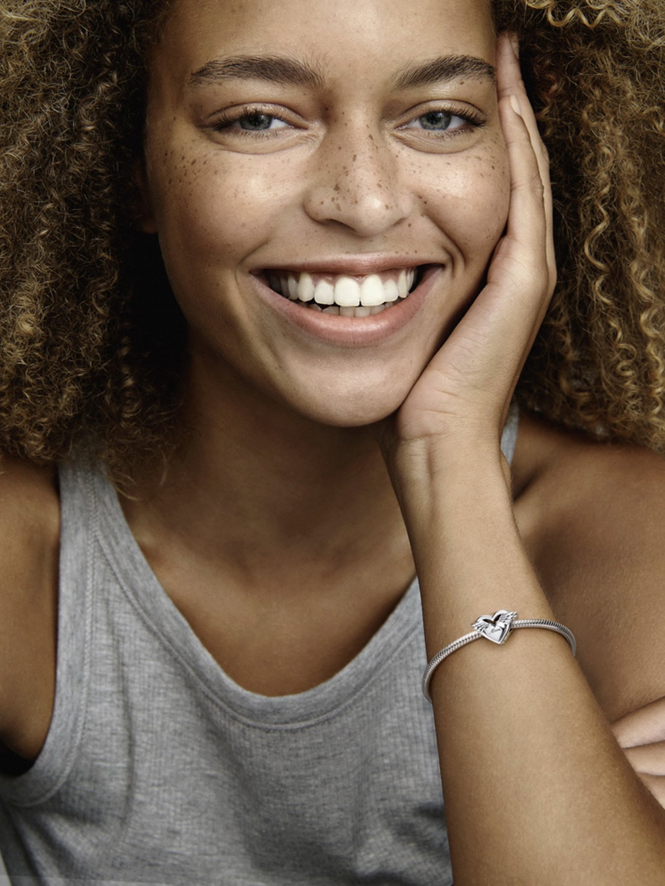 Класичні PANDORA Moments модель 799367C00 Фото