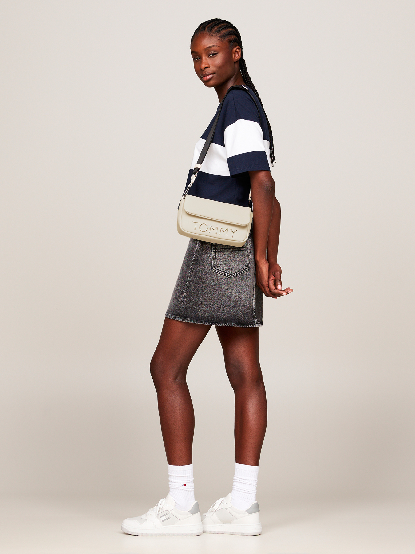 Сумки Tommy Hilfiger модель AW0AW16258-ACG Фото