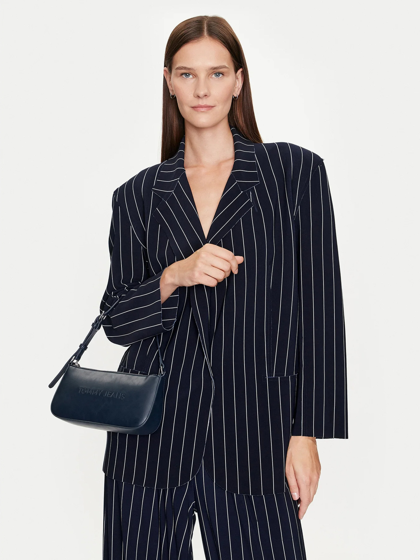 Сумки Tommy Hilfiger модель AW0AW16270-C1G Фото