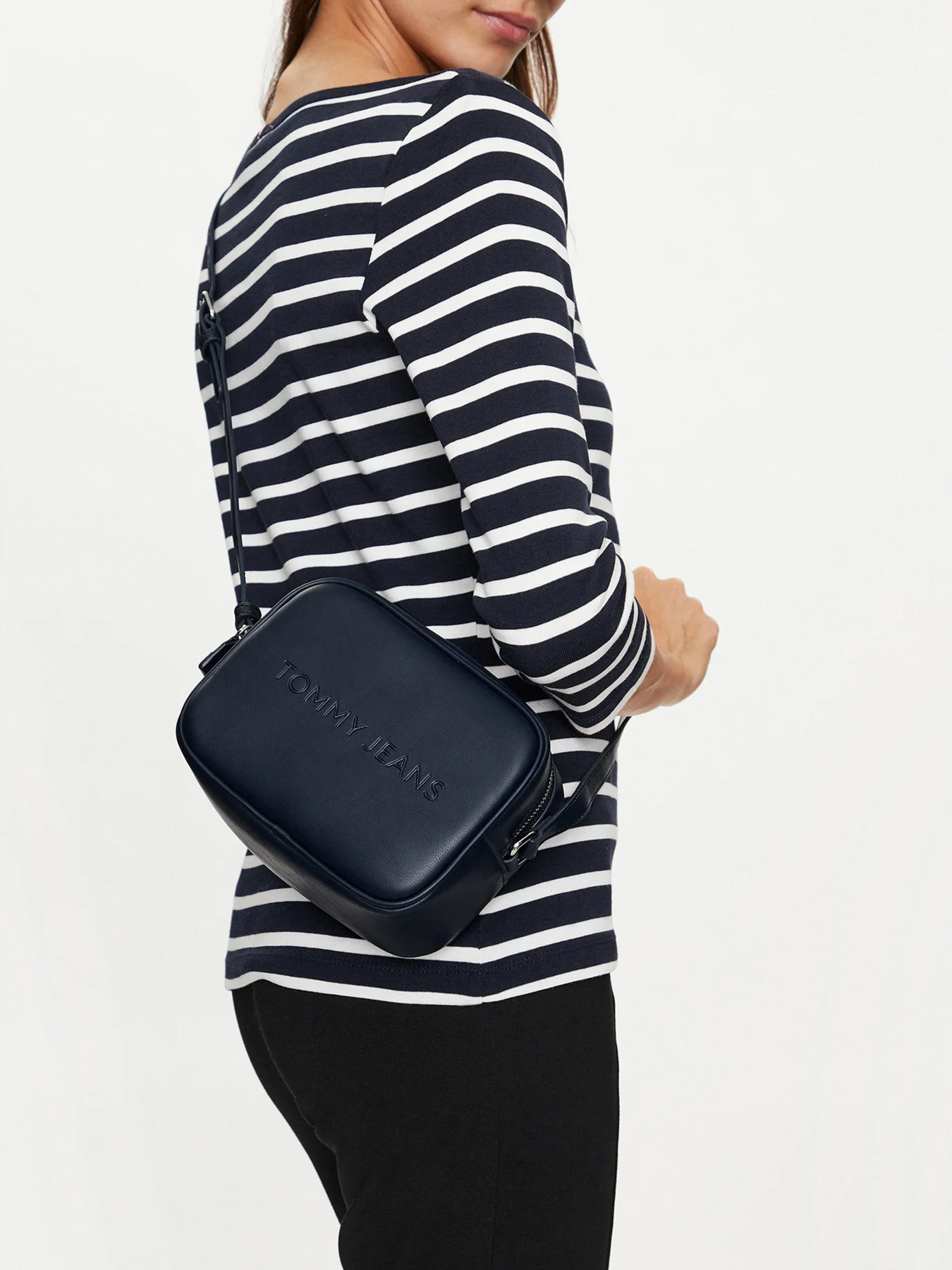 Сумки Tommy Hilfiger модель AW0AW16274-C1G Фото