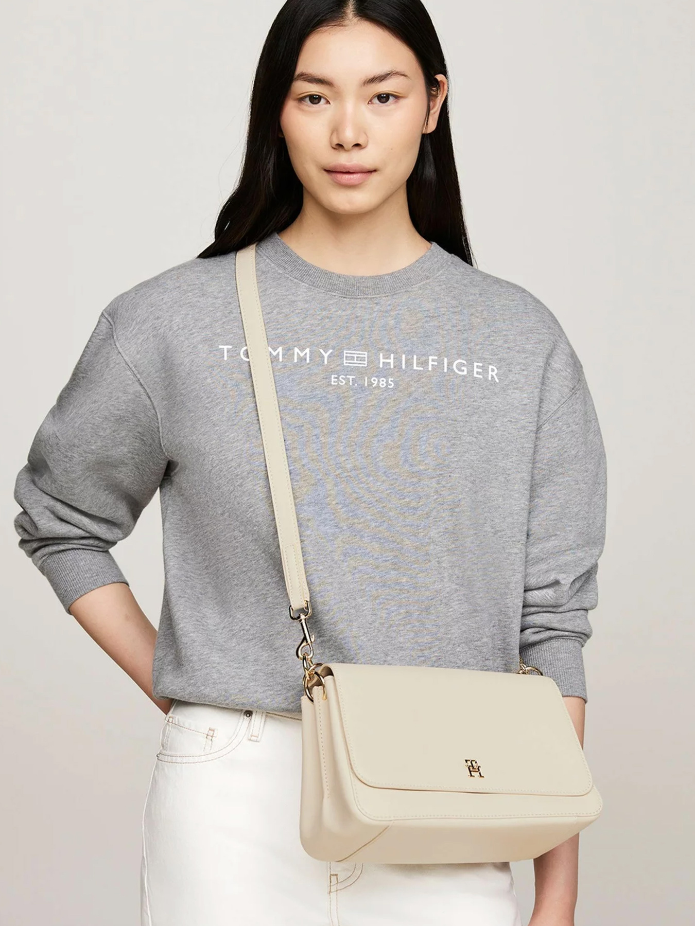 Сумки Tommy Hilfiger модель AW0AW16680-ACI Фото