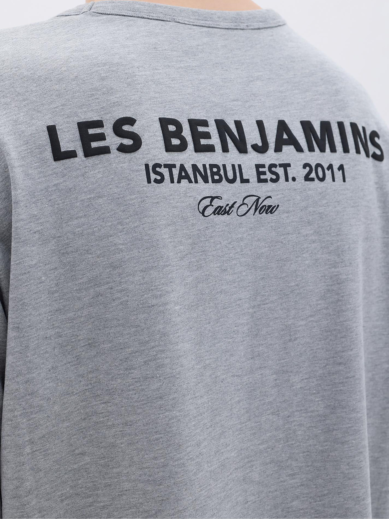 Футболка Les Benjamins модель LB23FWCLAMUTS.412 Фото