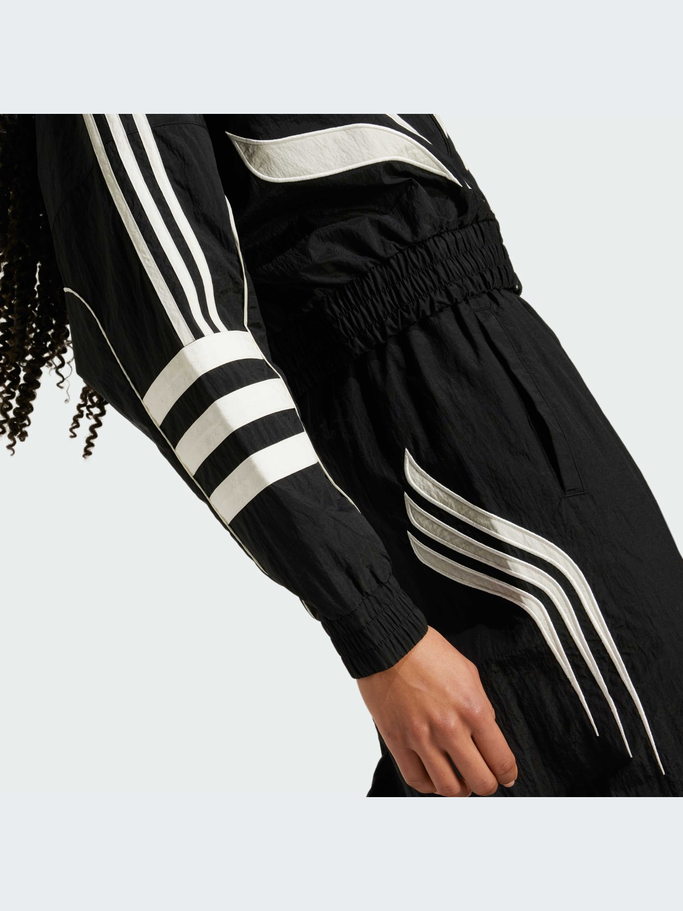 Куртки и дубленки Adidas модель IW5511-KZ Фото