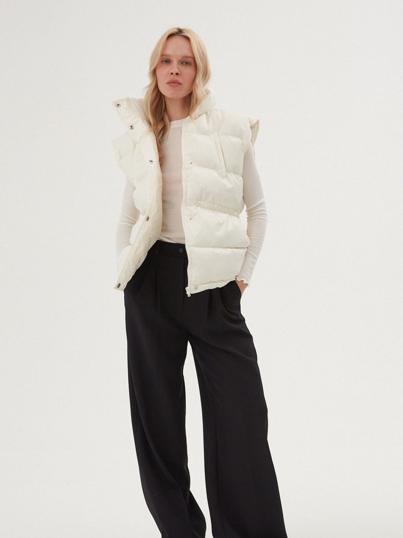 Утеплений жилет Twice модель 24010514208210 Утеплений жилет Twice модель 24010514208210 Фото