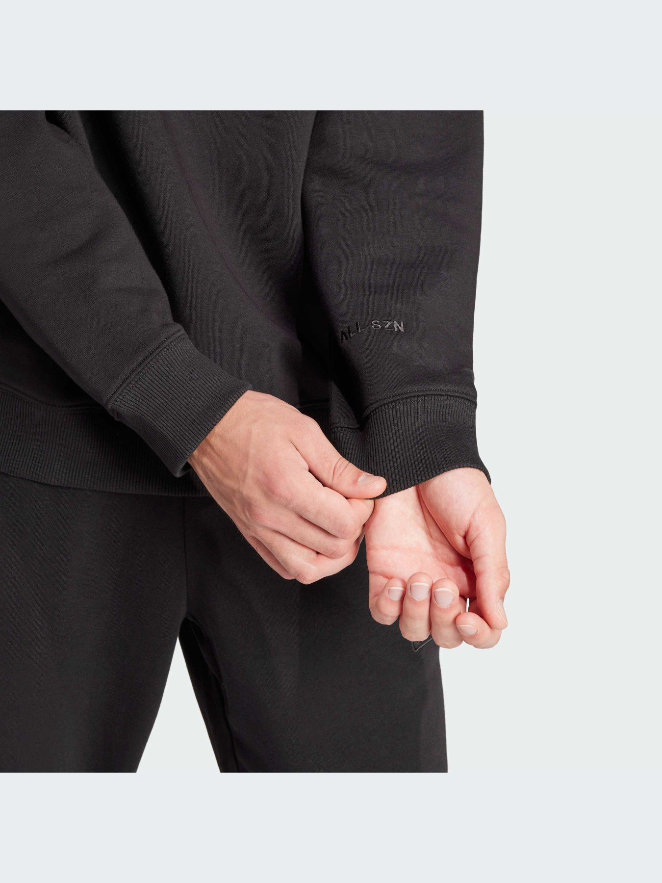 Свитшот Adidas модель IW1190 Фото