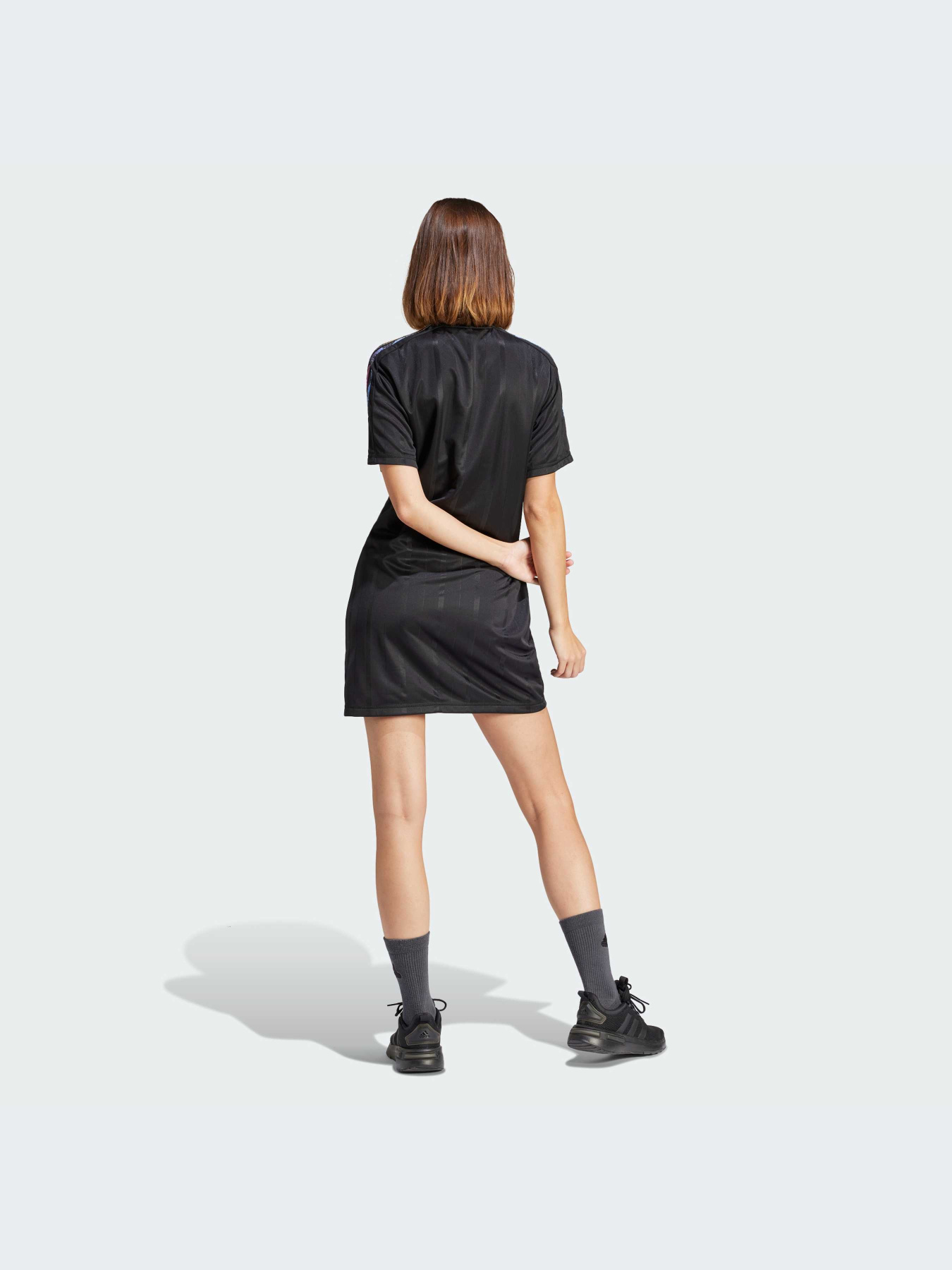 Платье-футболка Adidas Tiro модель IQ4819 Фото