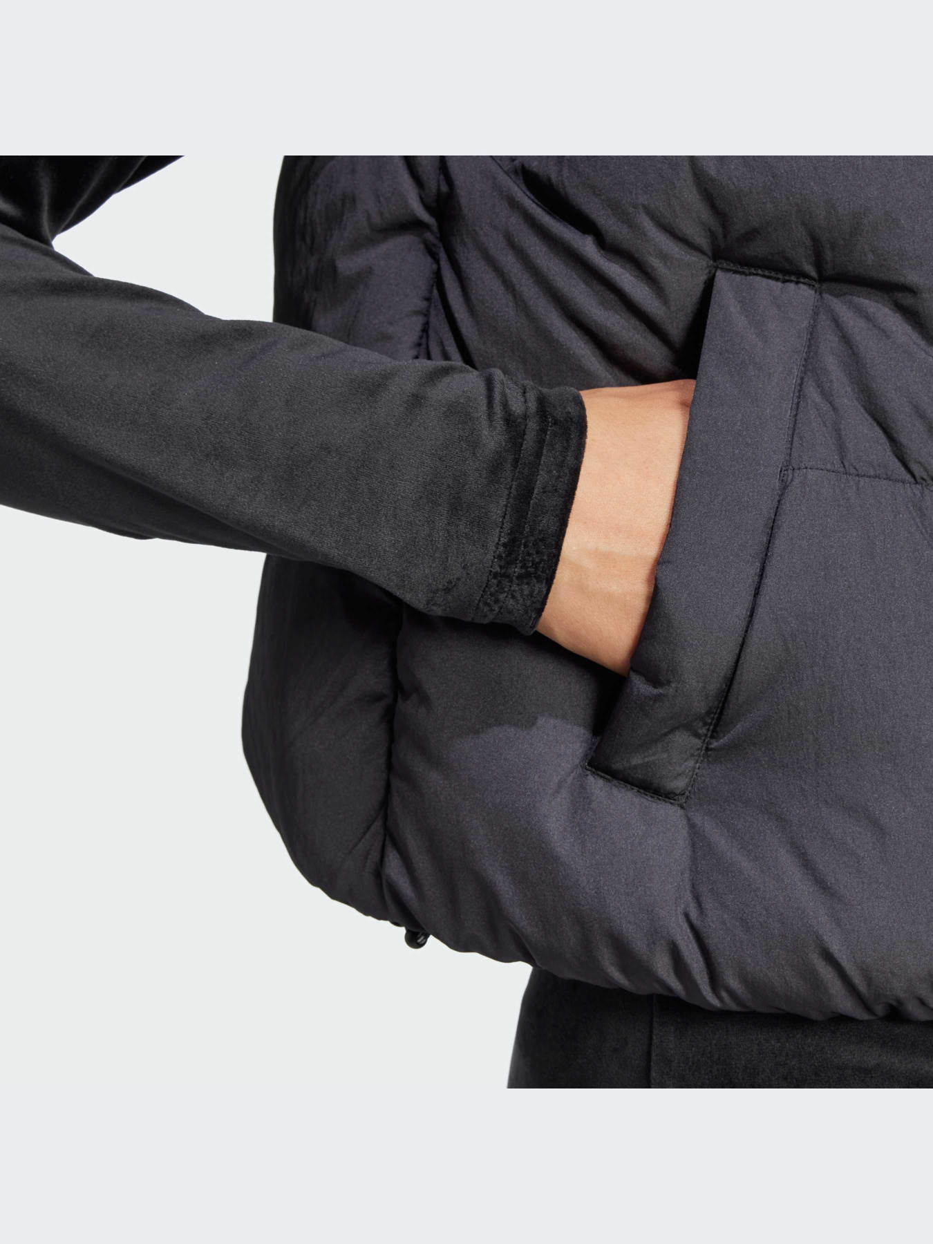 Утеплений жилет Adidas модель IW8367 Фото