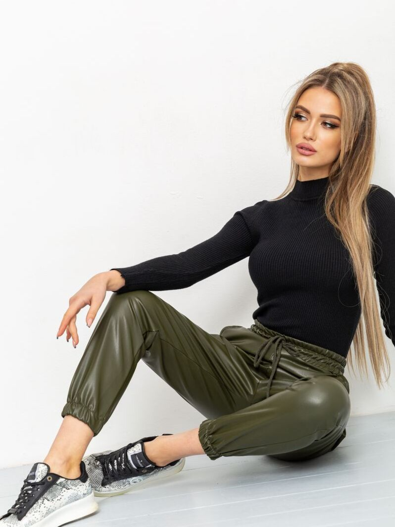 Джогери Ager модель У-1119581::000000227 Джогери Ager модель У-1119581::000000227 Фото