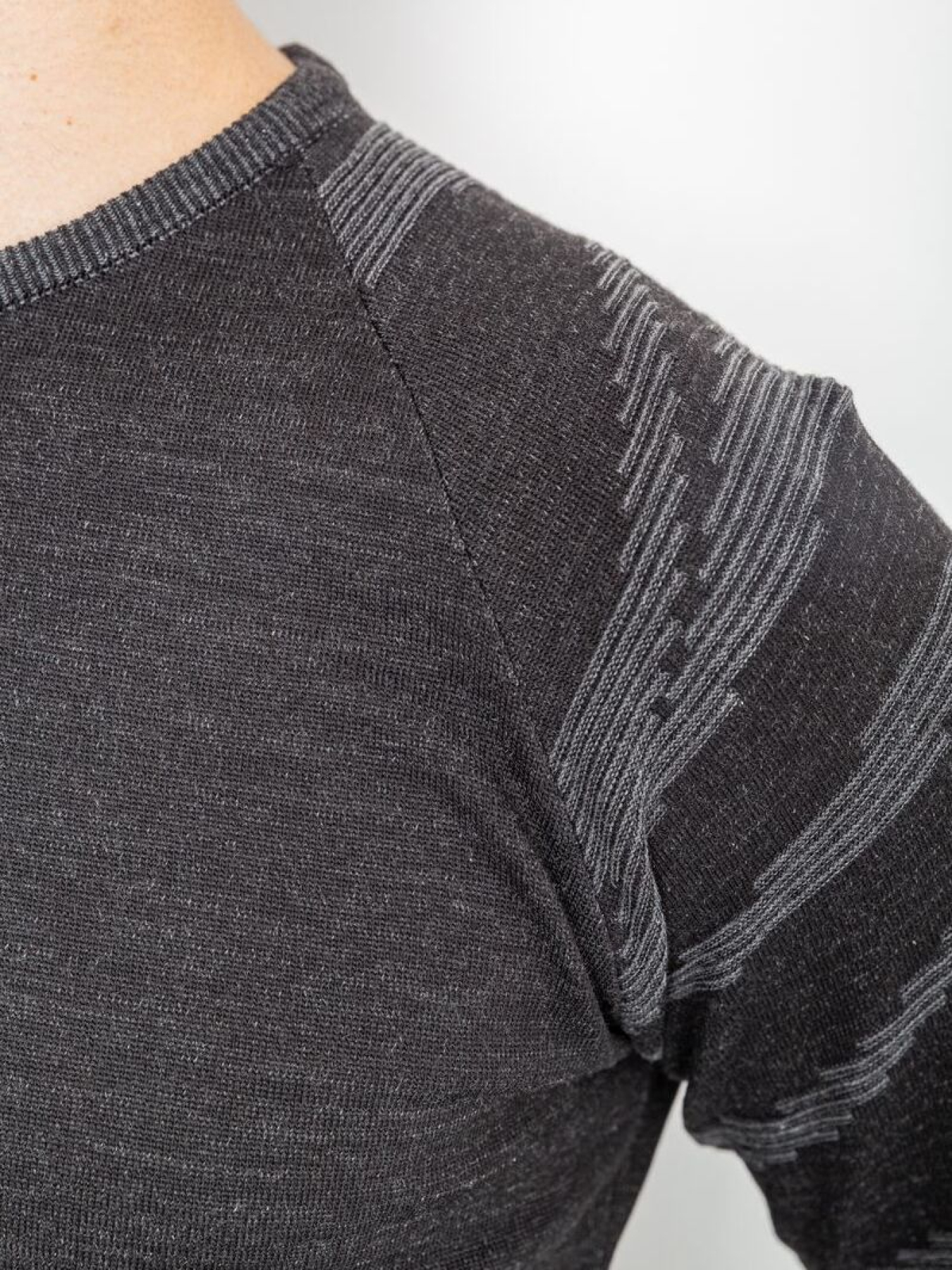 Свитер мужской с рукавом реглан  247R5062 модель У-1130604::000000087 Фото