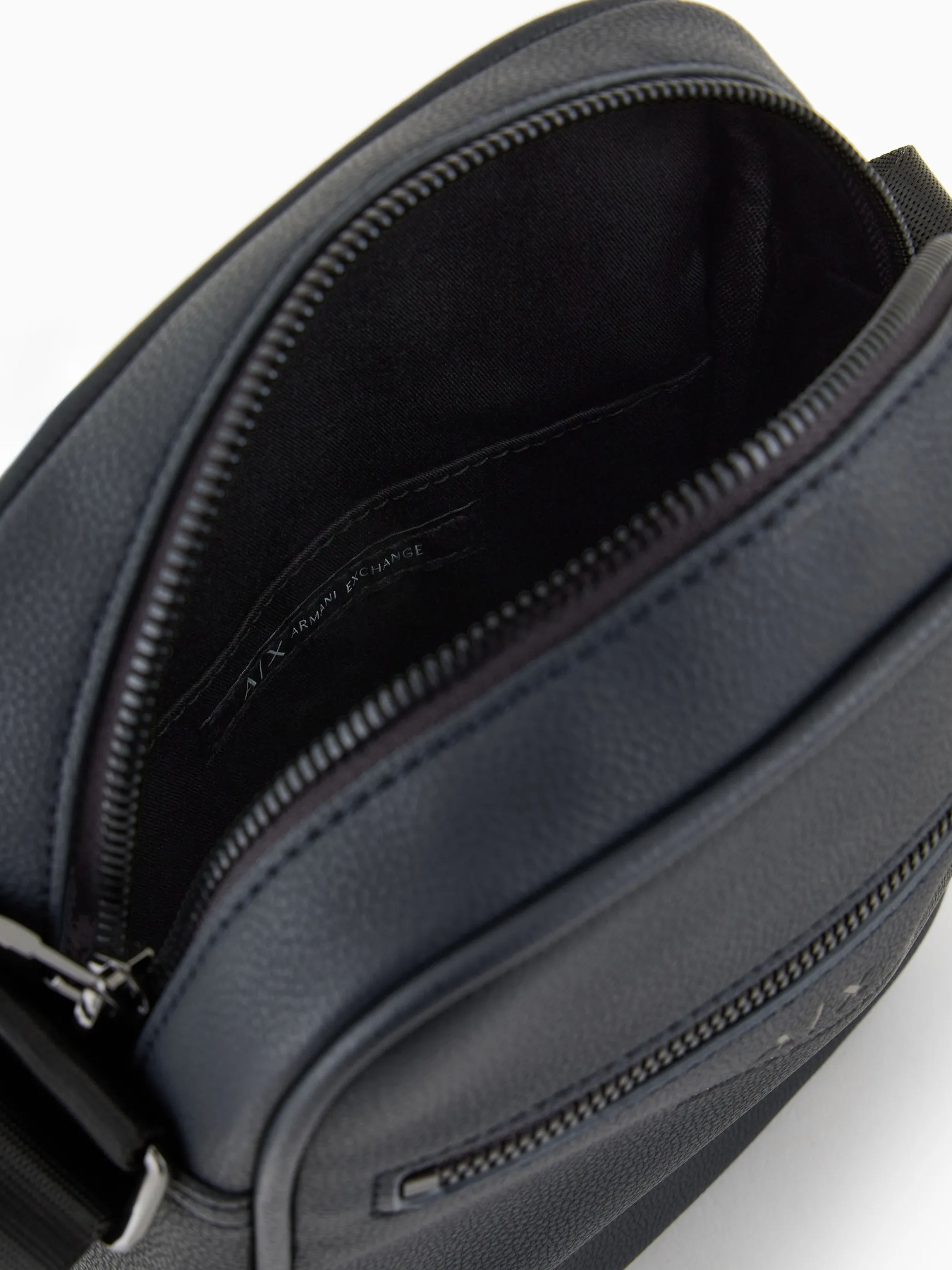 Сумки Armani Exchange модель 952388-CC830-00035 Фото
