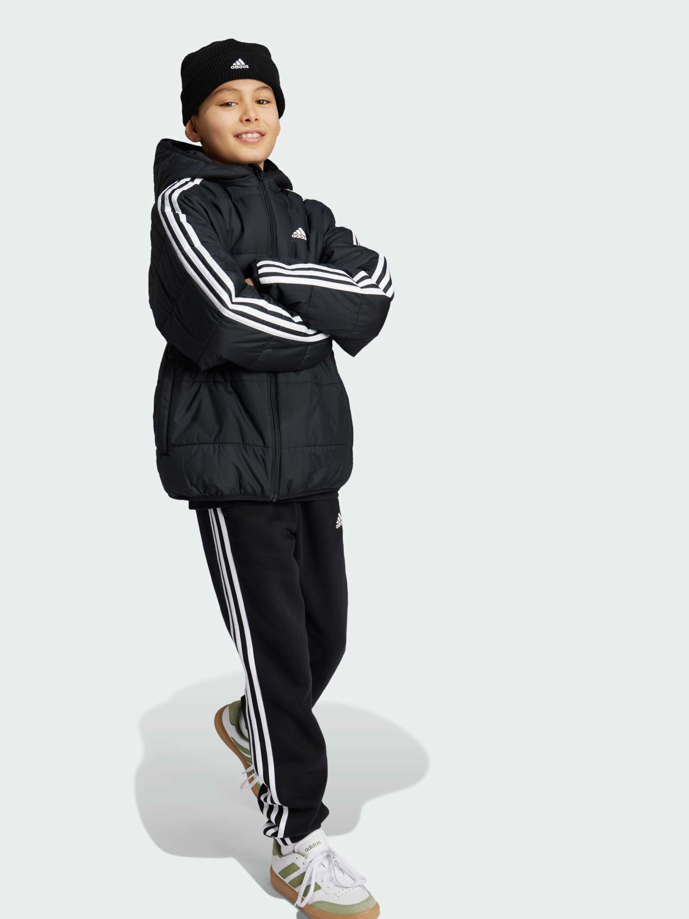 Демісезонна куртка Adidas модель IV9512 Фото