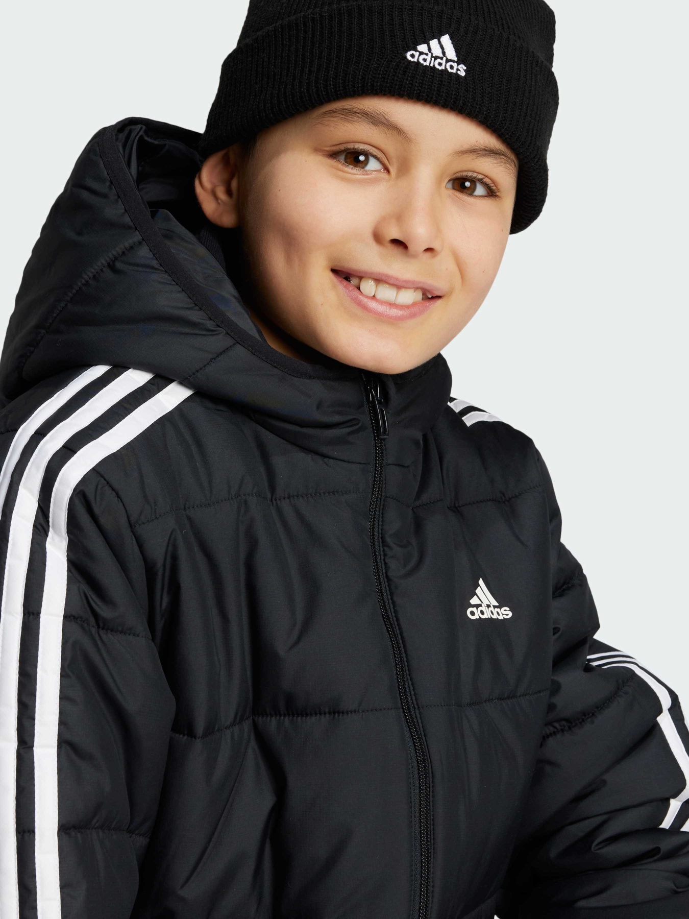 Демісезонна куртка Adidas модель IV9512 Фото