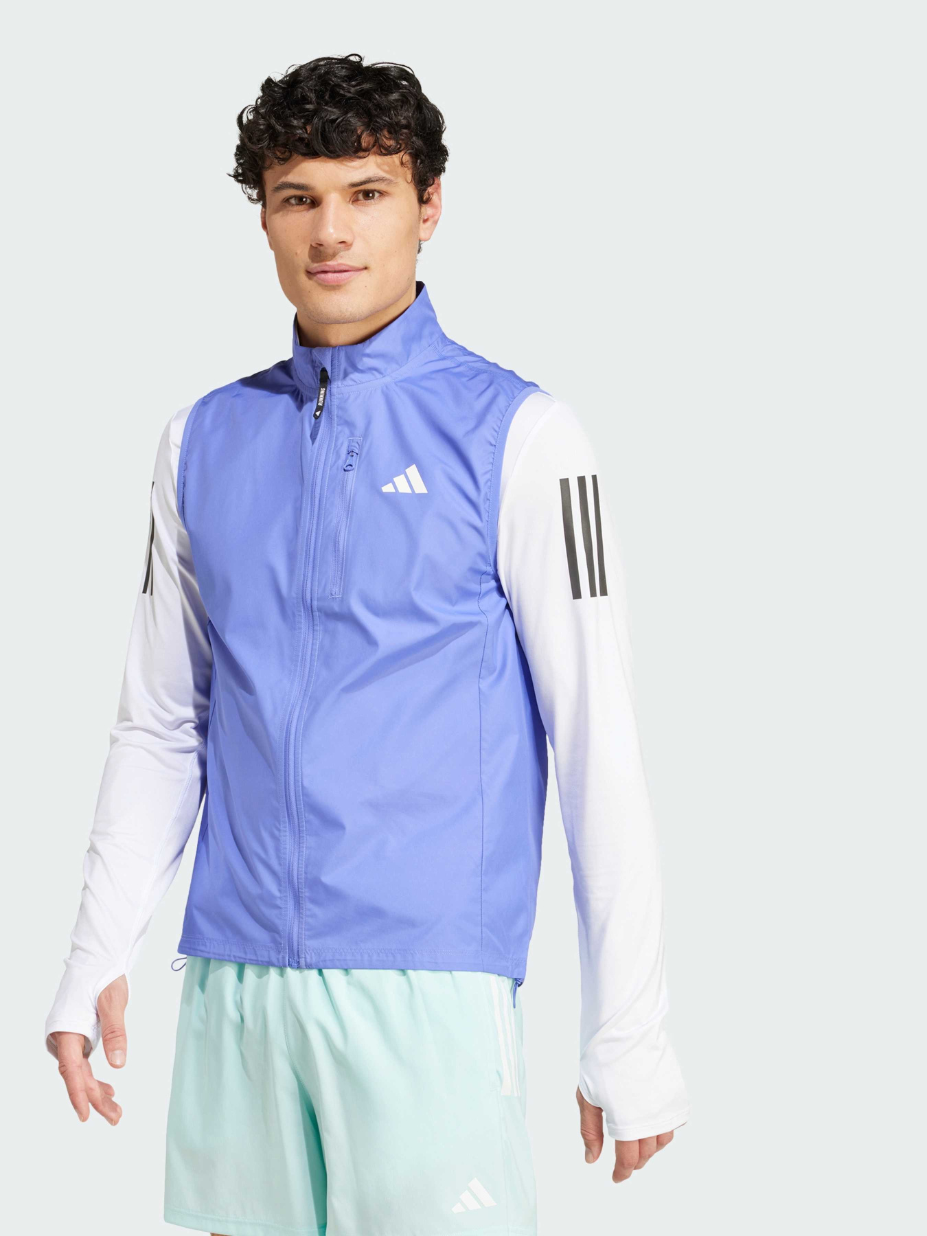 Утеплений жилет Adidas модель IW0025 Утеплений жилет Adidas модель IW0025 Фото