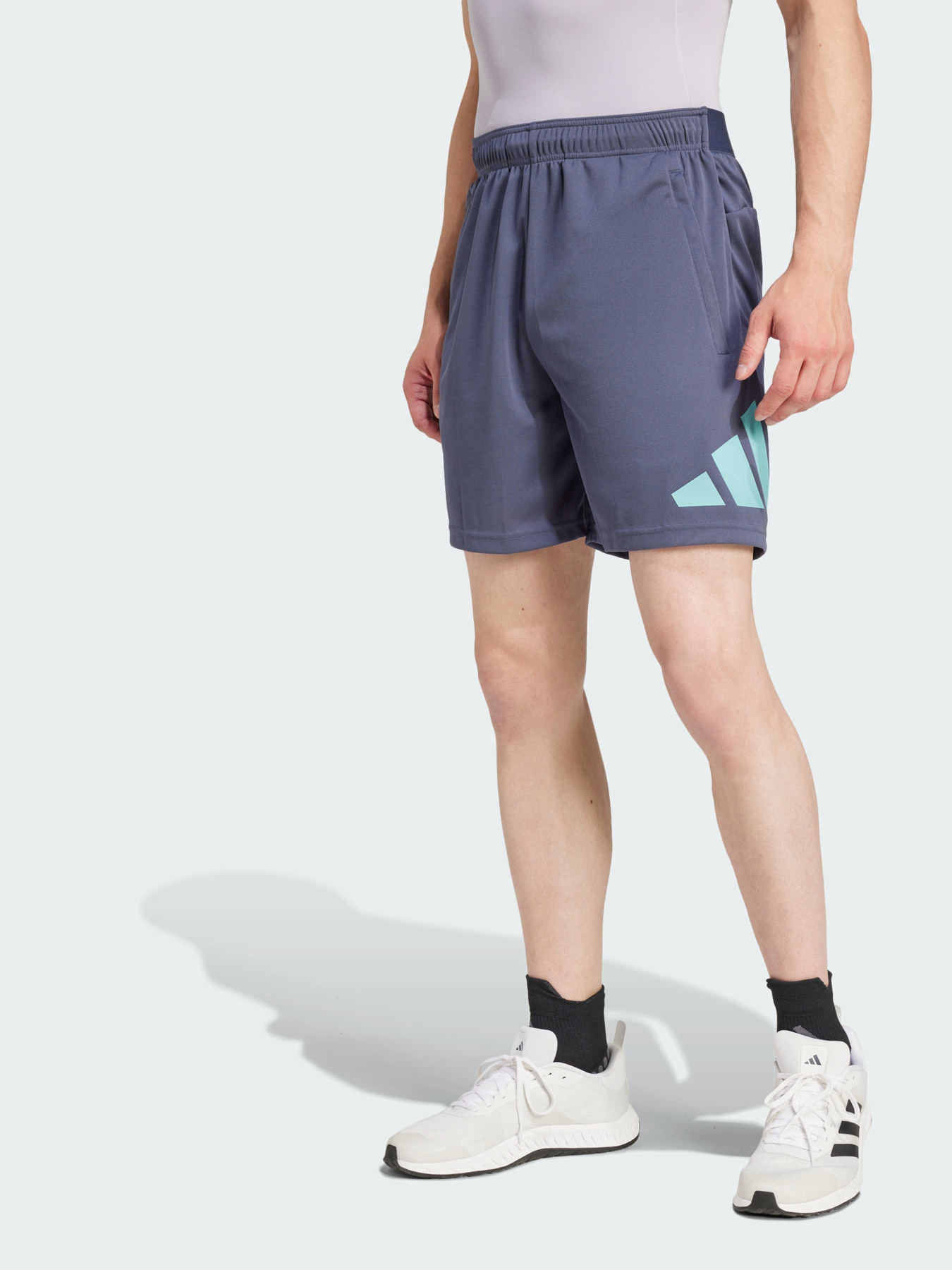 Шорти спортивні Adidas модель IW3410 Фото