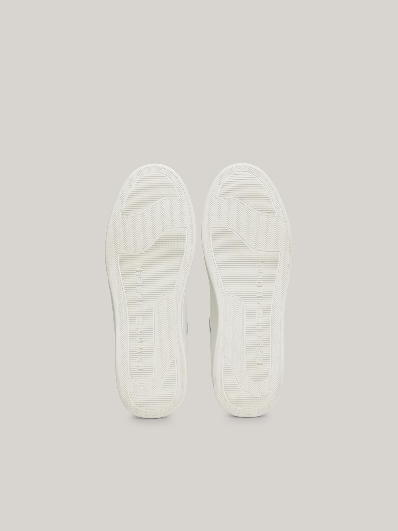 Кеды низкие Tommy Hilfiger модель FW0FW08076.YBL Фото