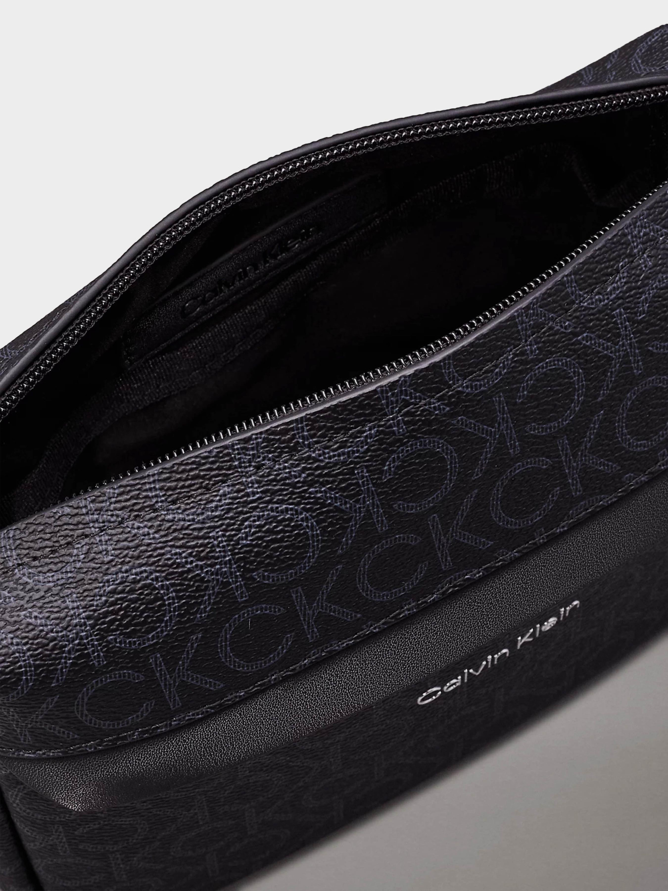 Сумки Calvin Klein модель K50K512198-0GJ Фото