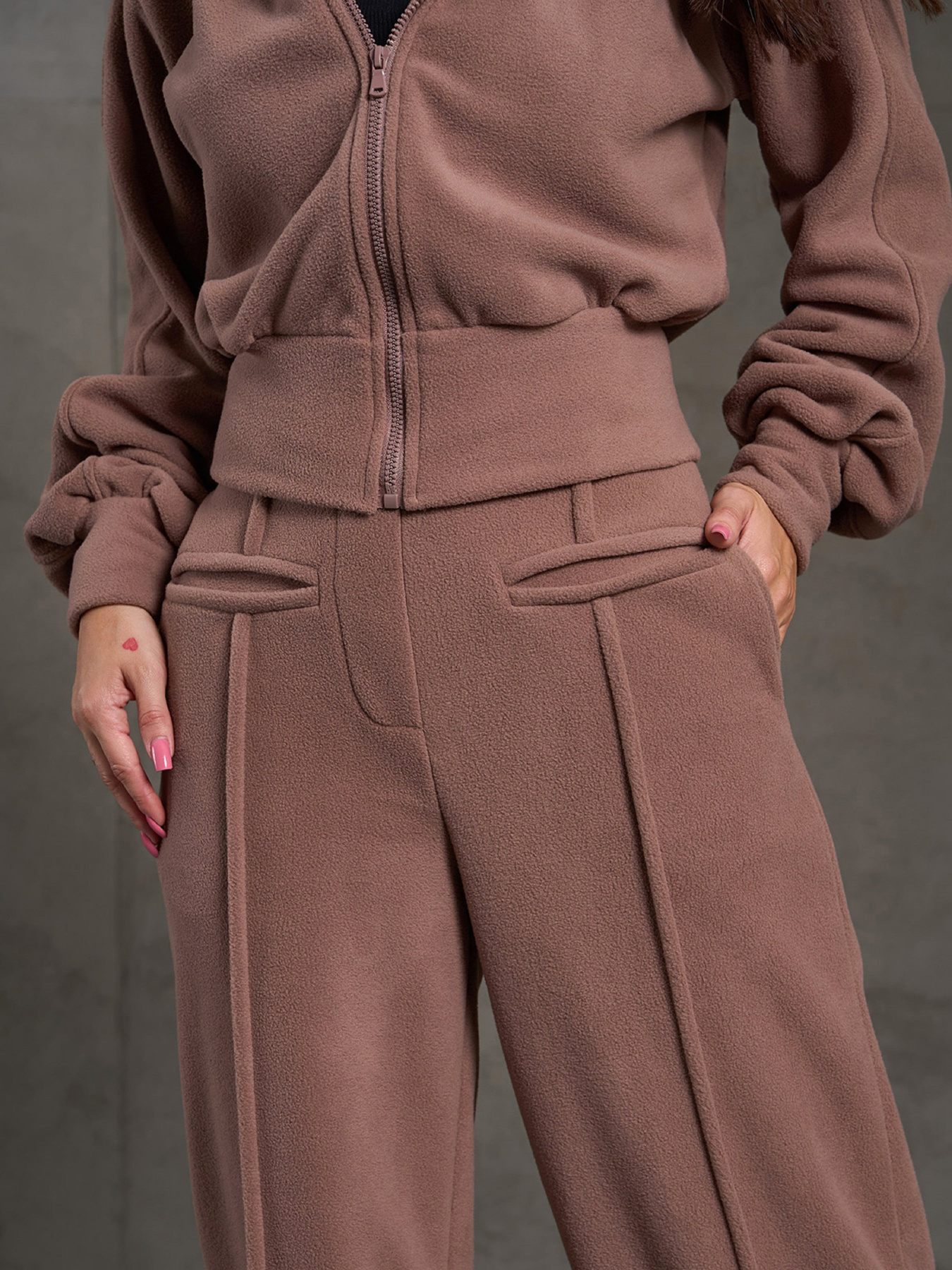 Повседневный костюм ISSA Plus модель 14871_коричневый Фото