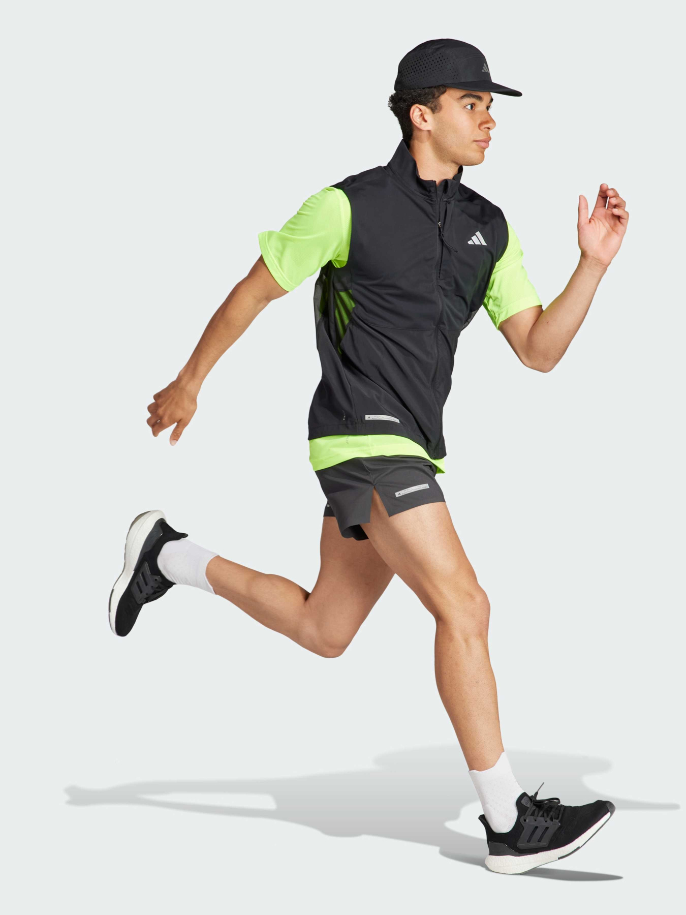 Жилет с утеплителем Adidas модель HZ4441 Фото