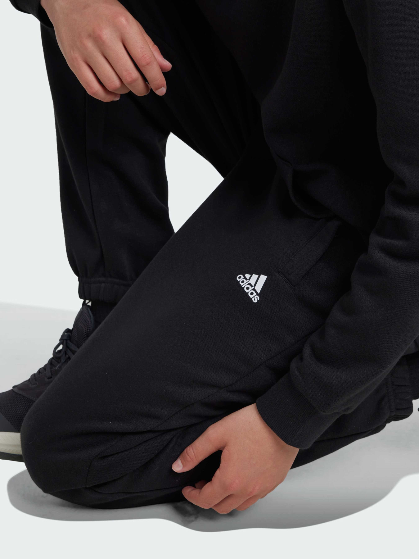 Джогери Adidas модель IV7311 Фото