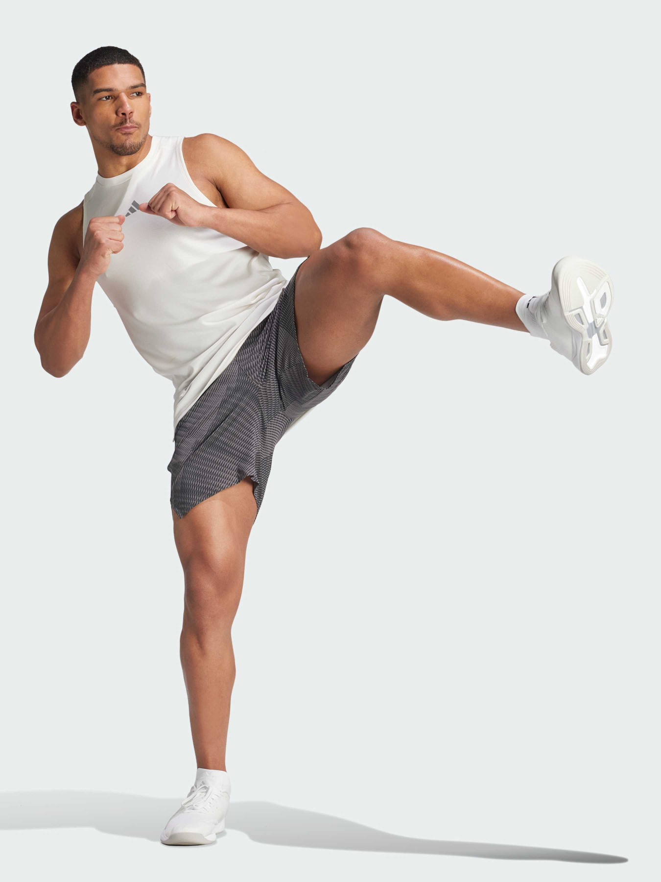 Спортивні шорти Adidas модель IL7135 Фото