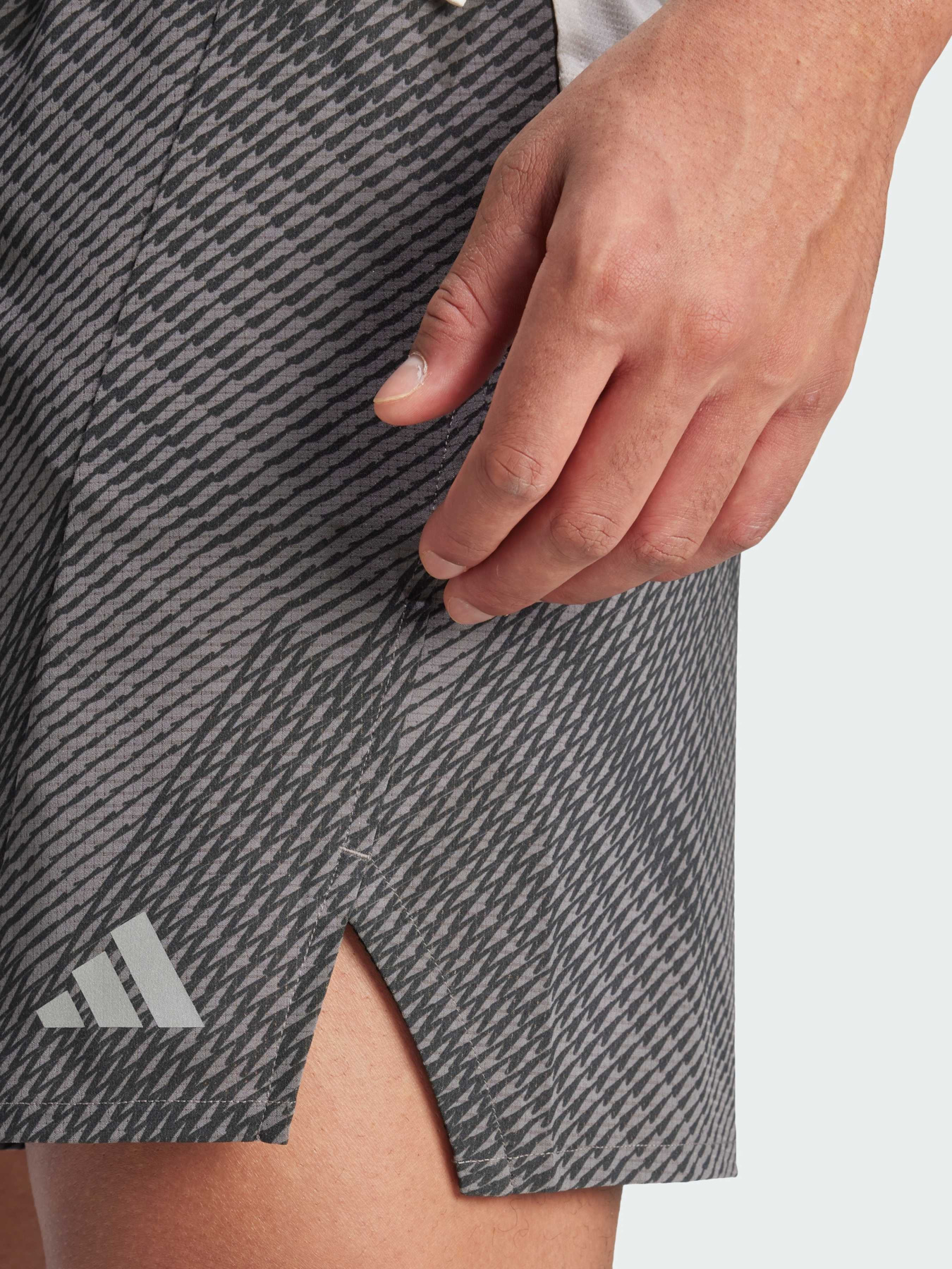 Спортивні шорти Adidas модель IL7135 Фото