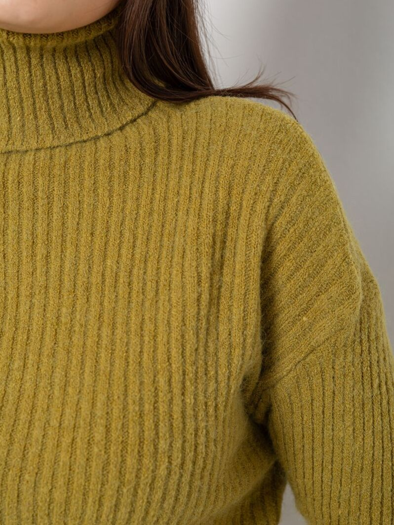 Гольф жіночий однотонний 242R051 модель У-1131332::000000158 Фото