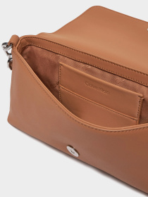 Сумки Calvin Klein модель K60K612902-GDB Фото