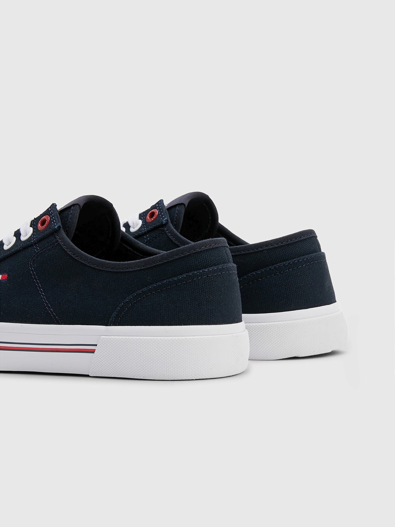 Кеды низкие Tommy Hilfiger модель FM0FM04560.DW5 Фото