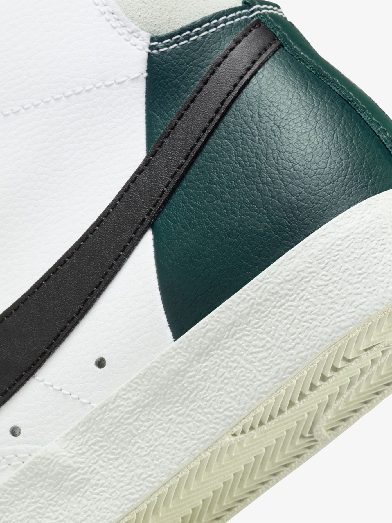 Кеды высокие NIKE модель FB8889.100 Фото