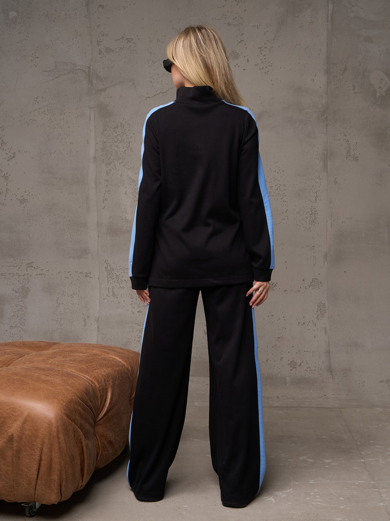 Костюм ISSA Plus модель 14891_черный_голубой Фото