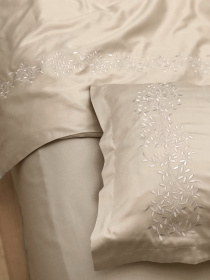 Наволочка лате з вишитими гілками Cozy модель 7802744 Фото