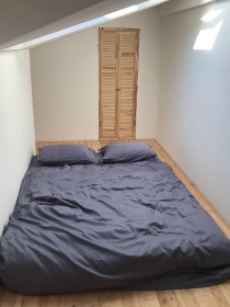 Наволочка темно-сіра з вишитими білими зірками Cozy модель 8008298 Фото