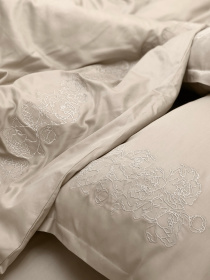 Наволочка лате з вишитими півоніями Cozy модель 8008410 Фото