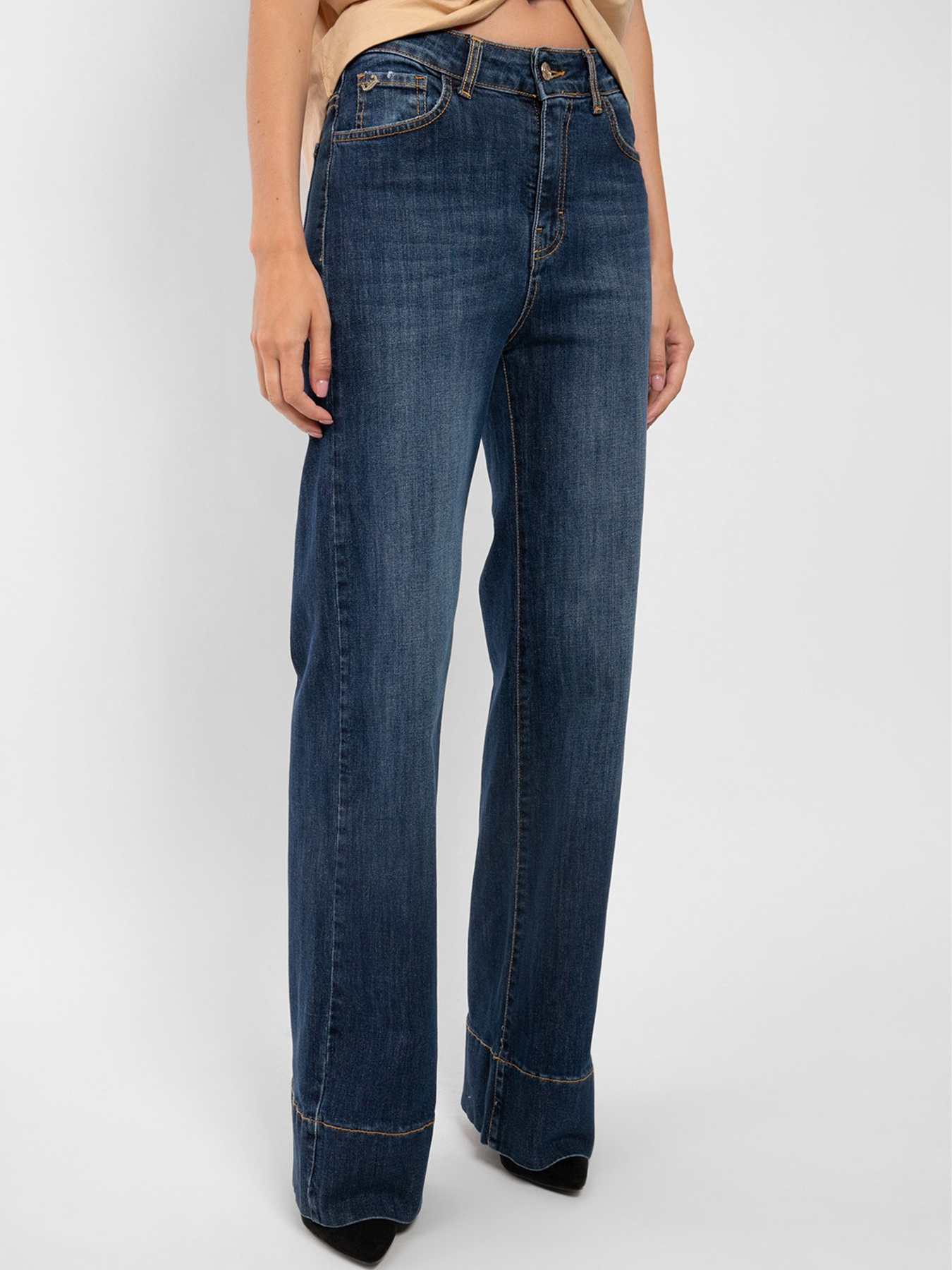 Расклешенные джинсы J.B4 (Just Before) модель 8WG0133 Расклешенные джинсы J.B4 (Just Before) модель 8WG0133 Фото