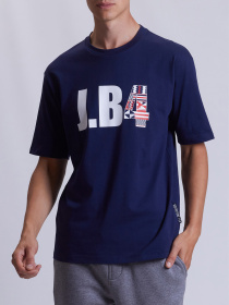 Футболка J.B4 (Just Before) модель 8MF6633 Футболка J.B4 (Just Before) модель 8MF6633 Фото