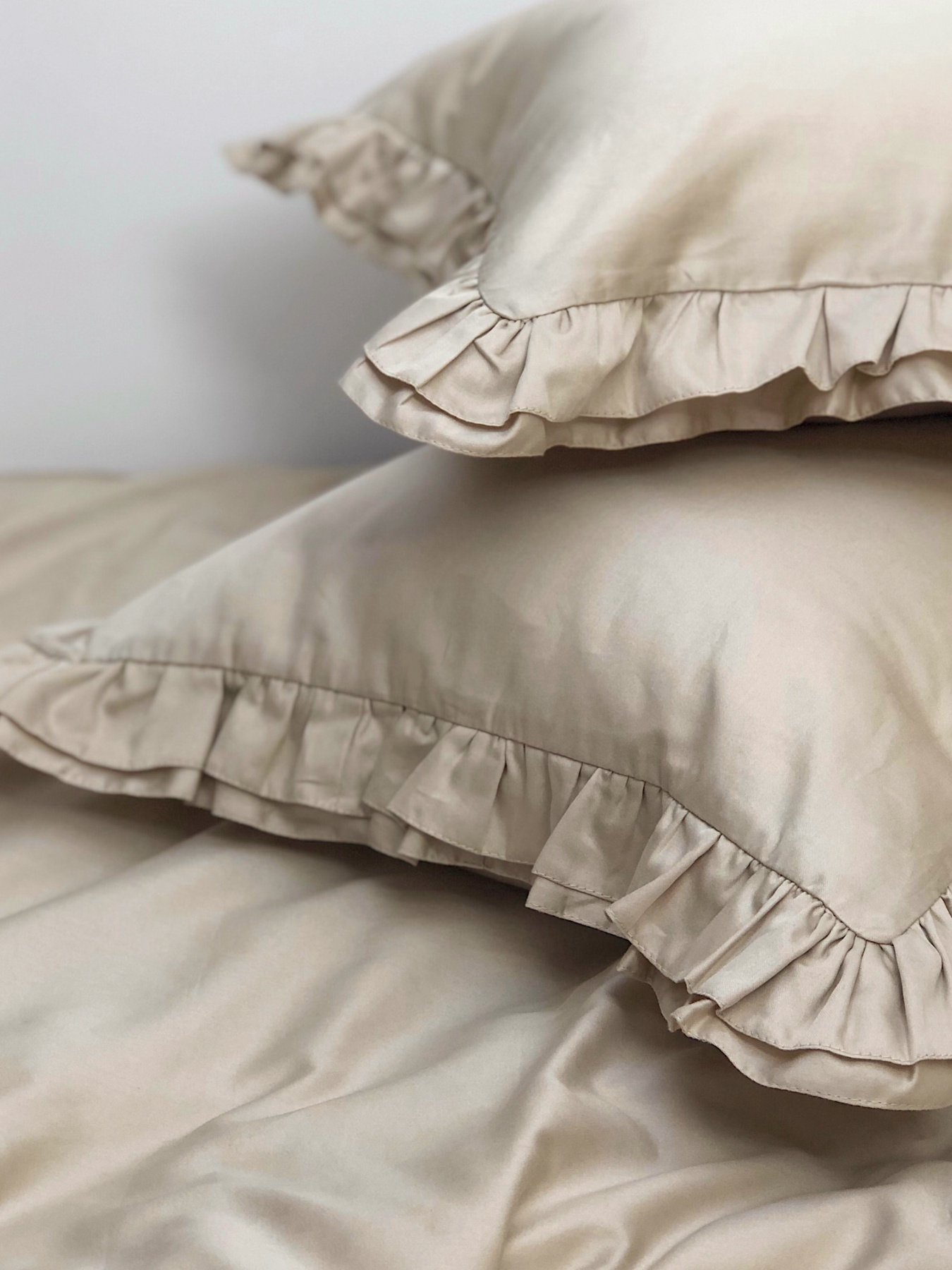 Наволочка з рюшами лате Cozy модель 7992349 Фото