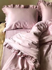 Наволочка з рюшами рожева Cozy модель 7992361 Фото