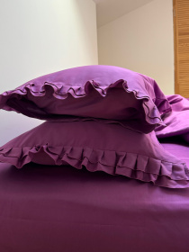 Наволочка з рюшами ягідна Cozy модель 9557959 Фото