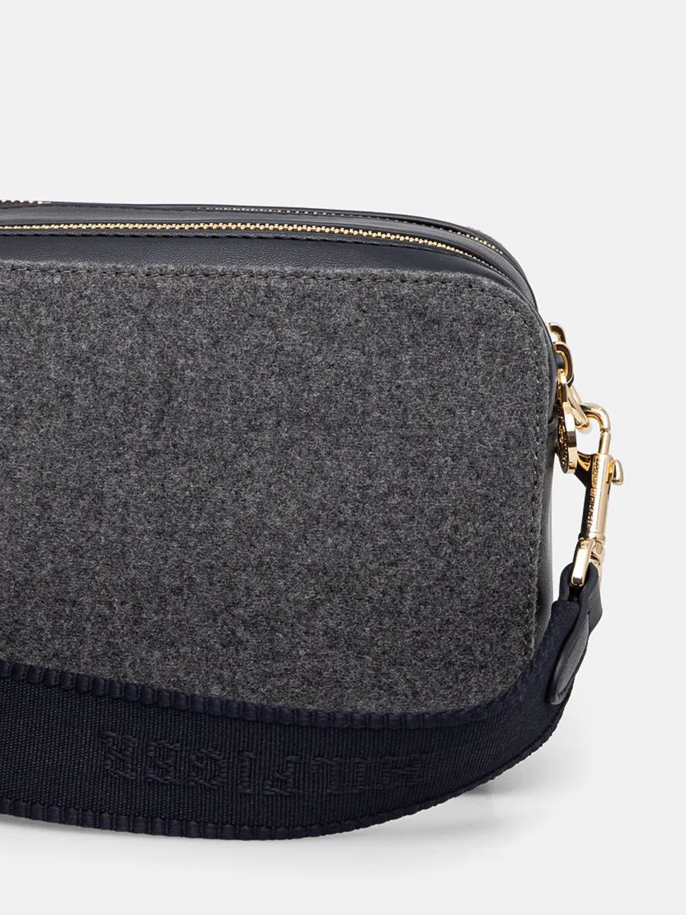 Сумки Tommy Hilfiger модель AW0AW16474-PKH Фото