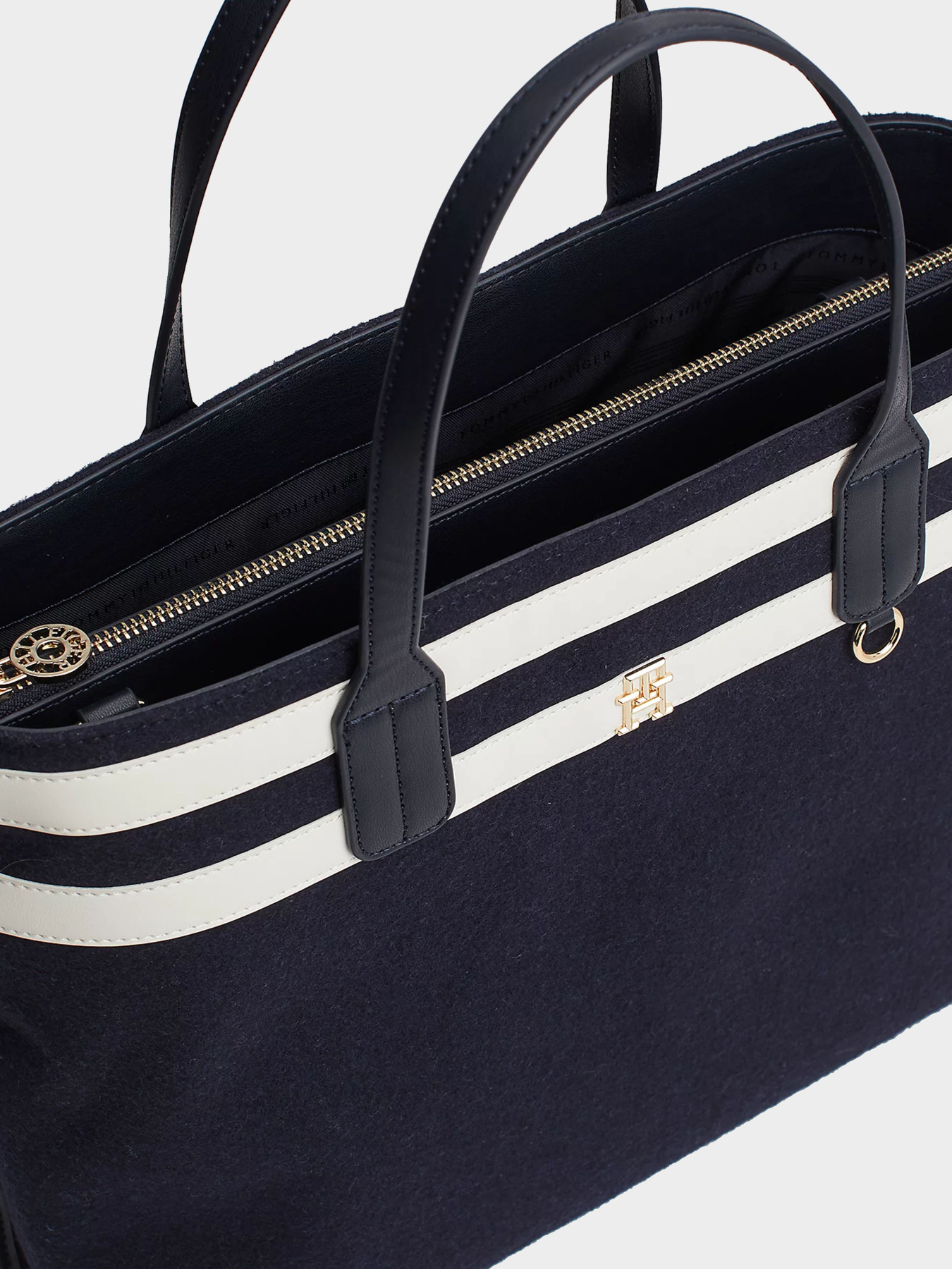Сумки Tommy Hilfiger модель AW0AW17045-DW6 Фото