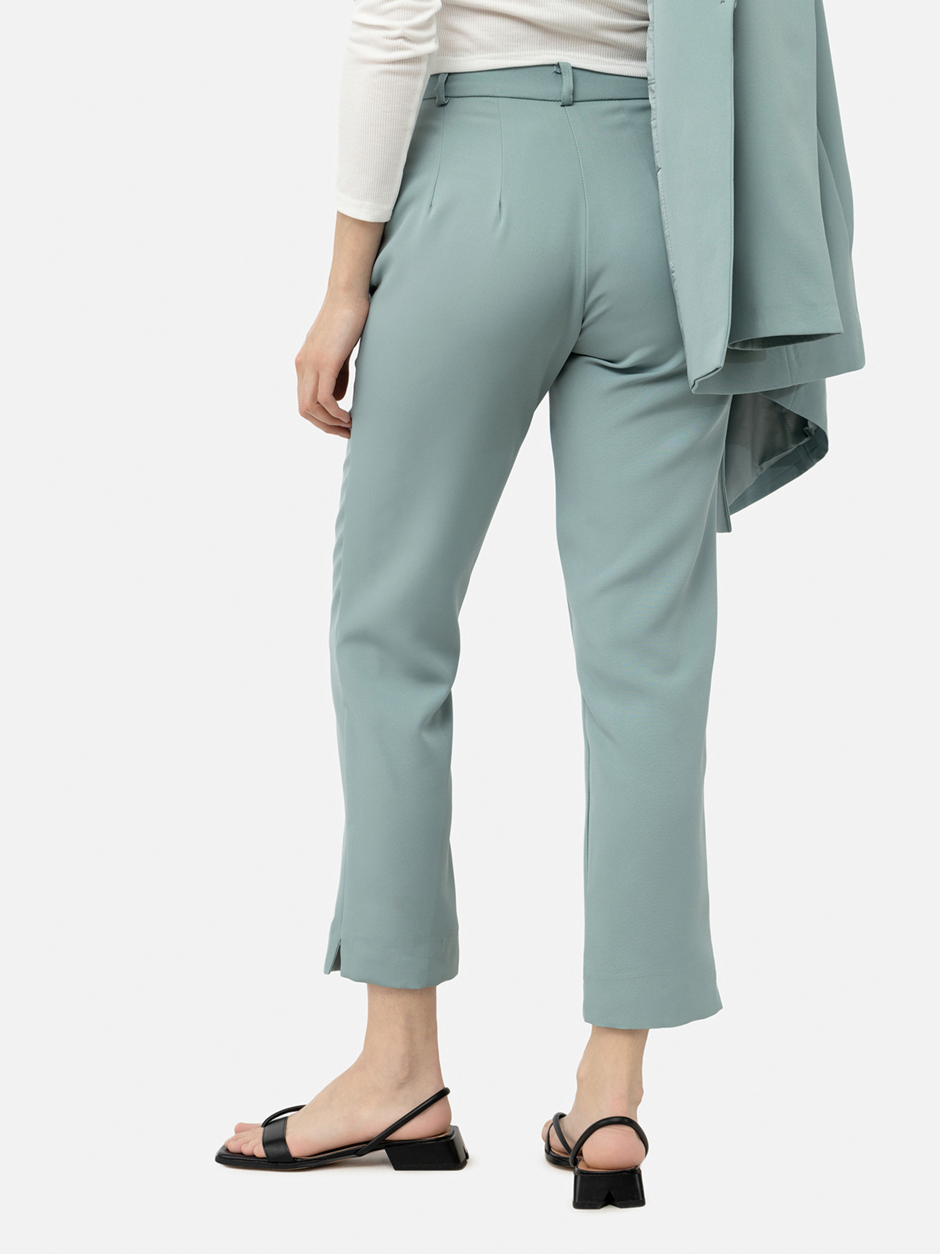 Классические штаны YUKI модель ЦБ-00242183 Классические штаны YUKI модель ЦБ-00242183 Фото