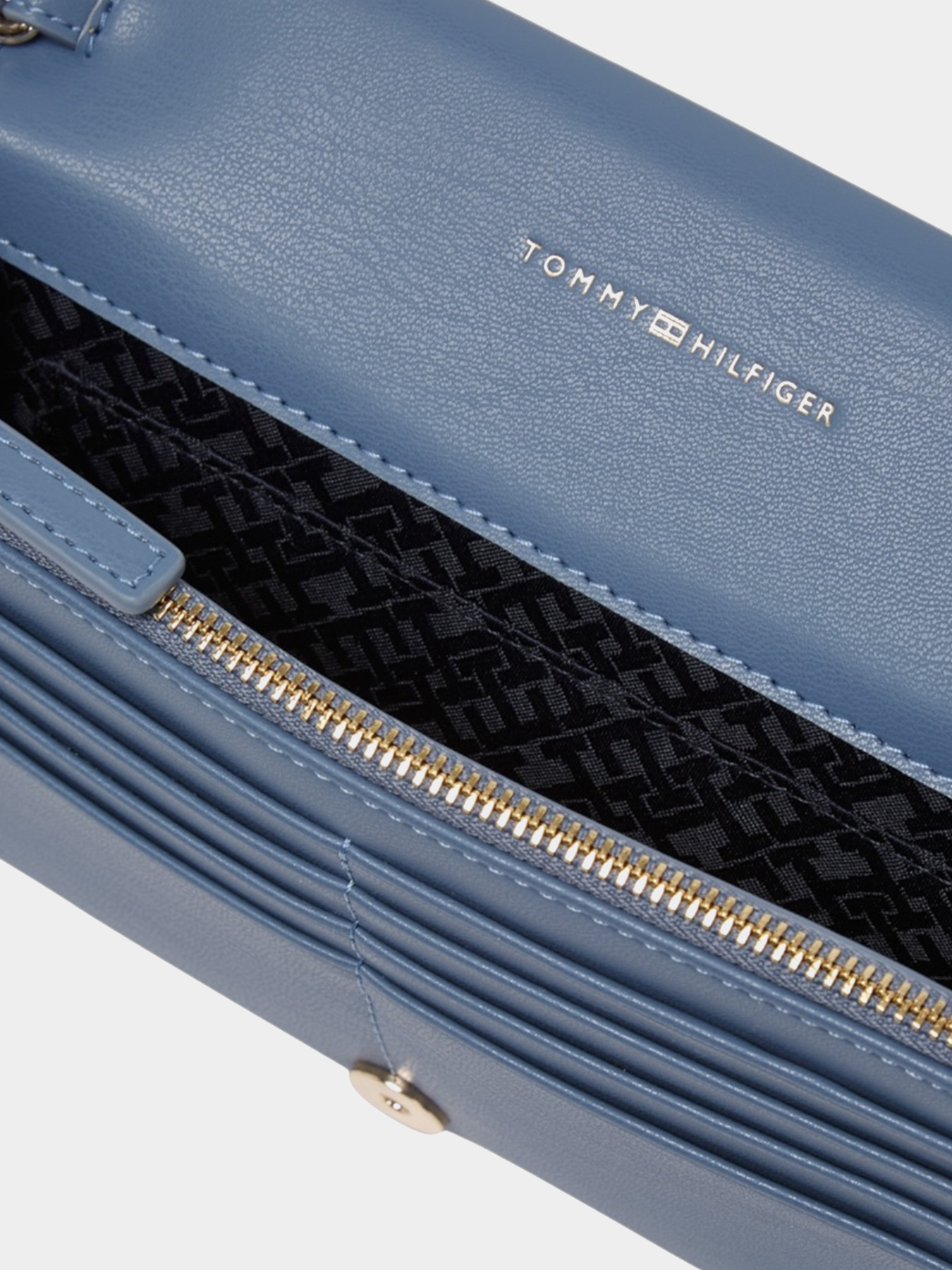 Сумки Tommy Hilfiger модель AW0AW16466-C0Z Фото